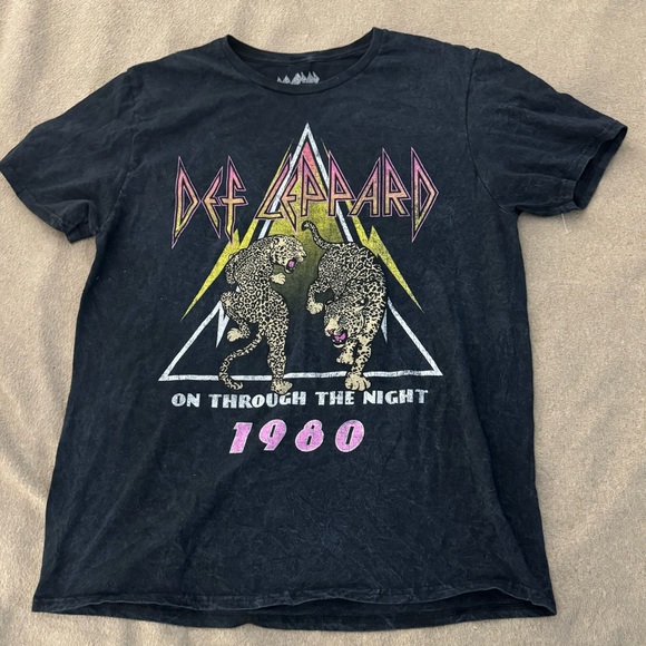 Def Leppard Other - Def Leppard Men's Graphic T Shirt 1980 On Through The Night Size Large